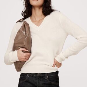 NWT Banana Republic Lightweight Cashmere V-Neck, Ivory, Medium